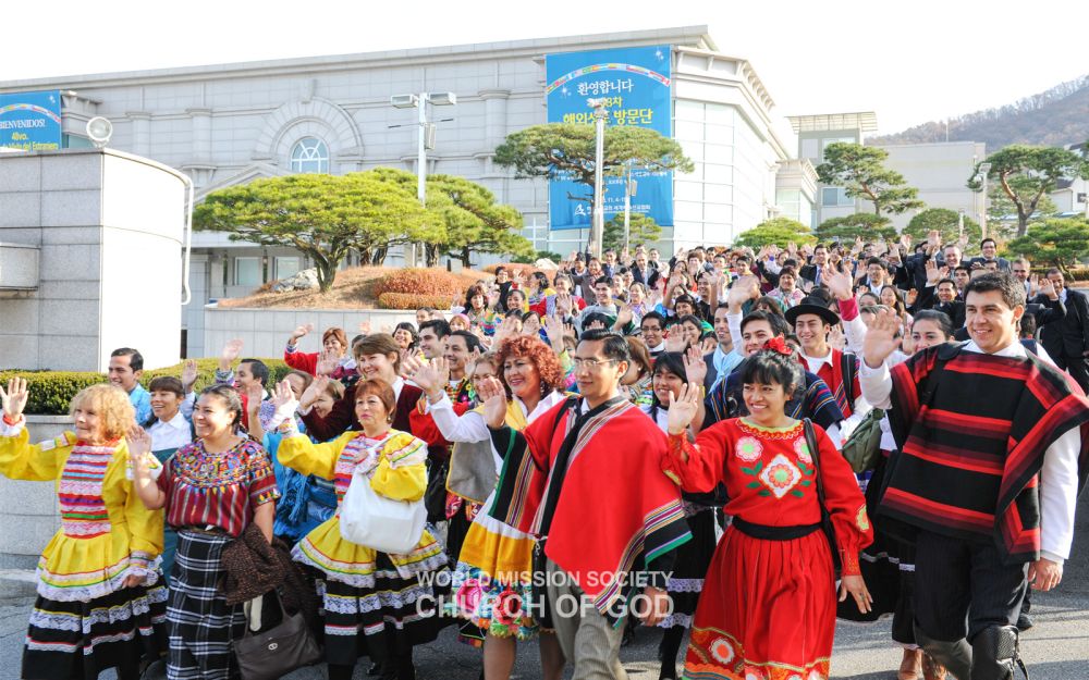 새예루살렘 이매성전을 방문한 48차 해외성도 방문단
